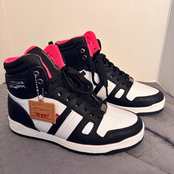 Levi's Women’s Black/White/Fuchsia High-Top Sneakers
New in Box - Picture 1 of 15
